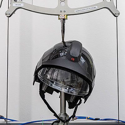 Rosenbauer Feuerwehrhelm HEROS Titan - Durchdringungstest Rosenbauer Feuerwehrhelm HEROS Titan - Durchdringungstest